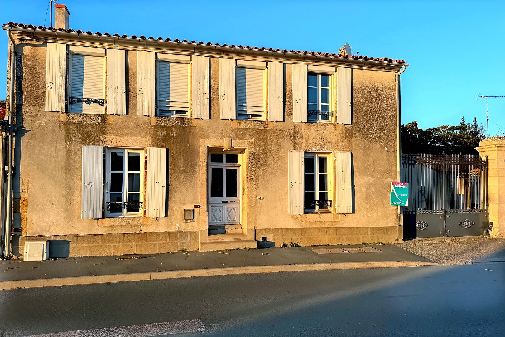 Maison CHAMPAGNE LES MARAIS (85450) 9 pièces 229.00 m²