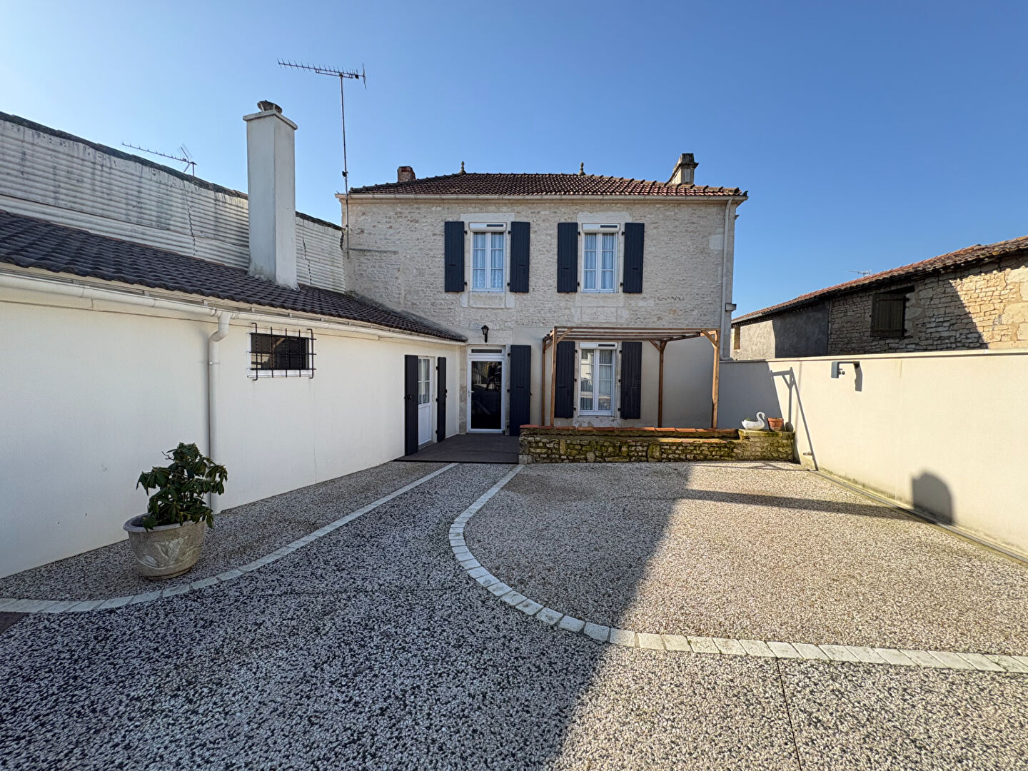 Maison NALLIERS (85370) 8 pi&egrave;ces 203.00 m&sup2;