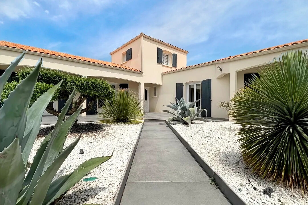 Maison SAINTE RADEGONDE DES NOYERS (85450) 6 pi&egrave;ces 162.00 m&sup2;