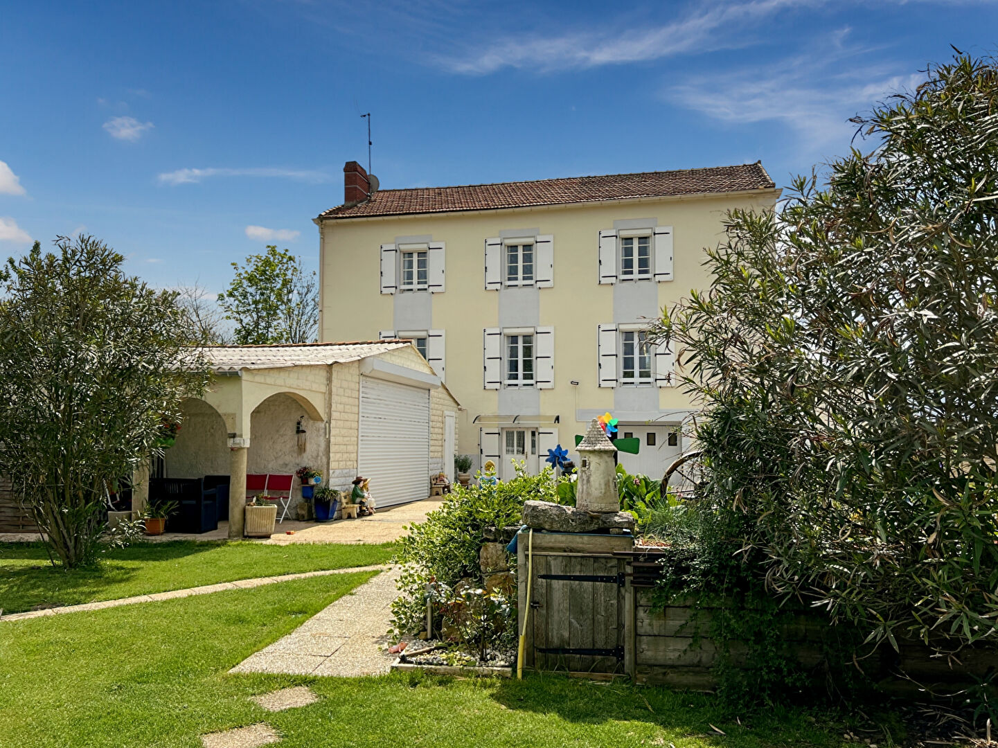 Maison MOUZEUIL SAINT MARTIN (85370) 6 pièces 162.00 m²