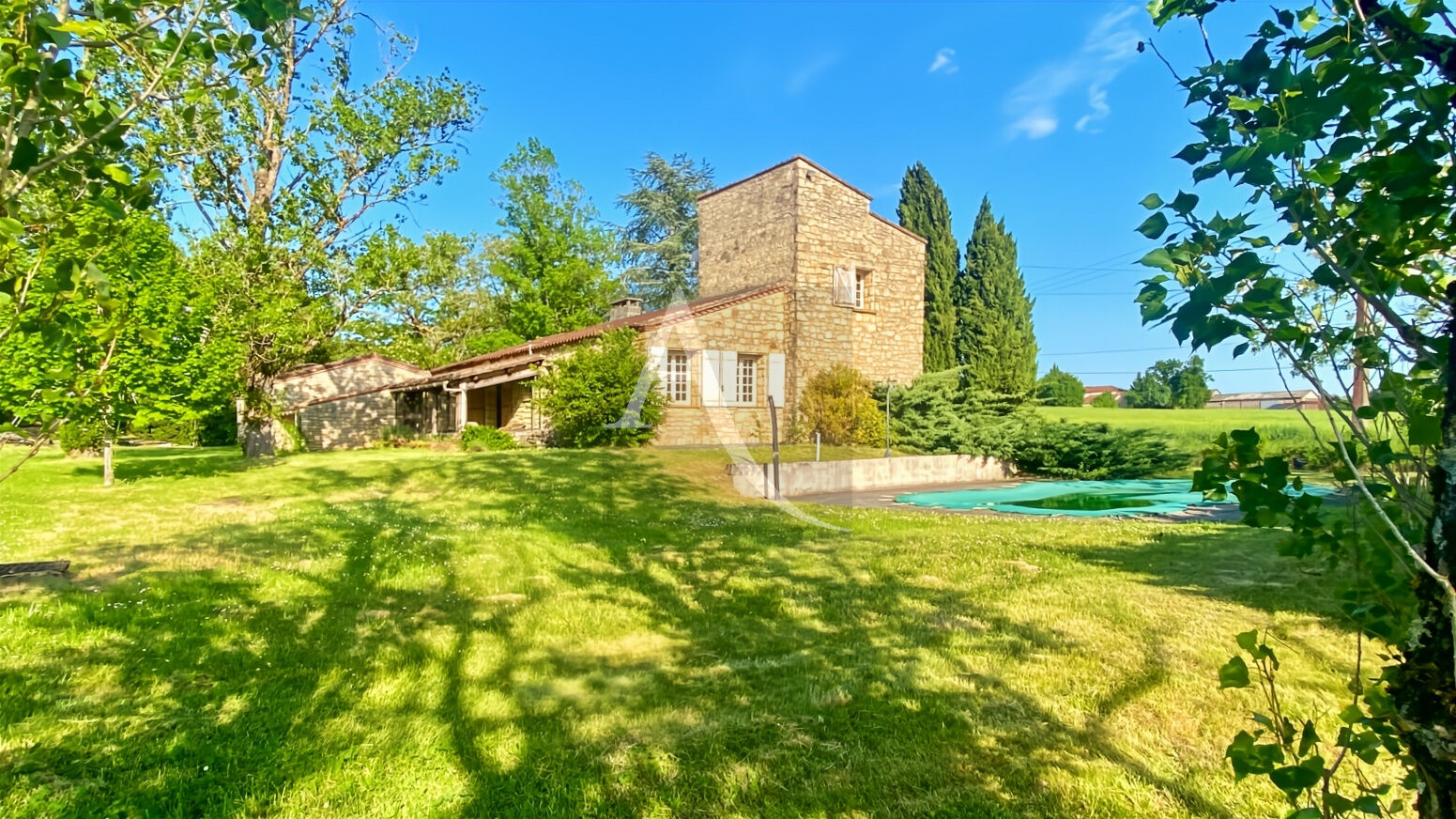 Maison MONTAYRAL (47500) 9 pi&egrave;ces 197.00 m&sup2;