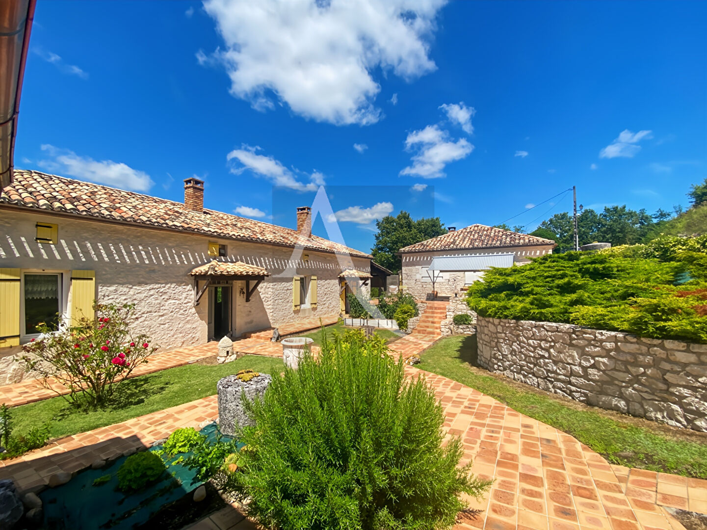 Maison Montaigu de Quercy (82150) 6 pièces 180.00 m²