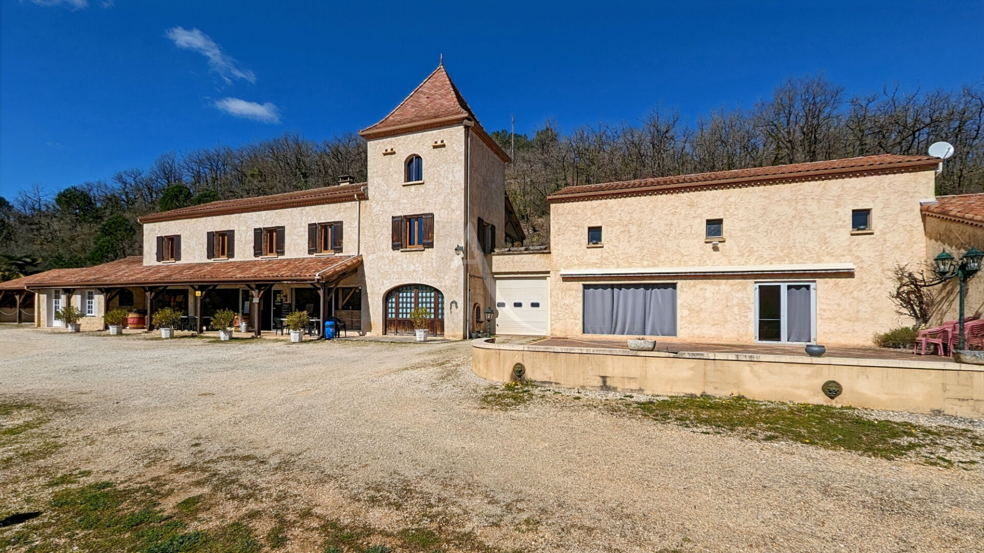 Maison BLANQUEFORT SUR BRIOLANCE (47500) 12 pièces 535.00 m²