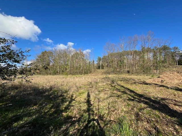 Terrain PRAYSSAC (46220) 5569.00 m&sup2;