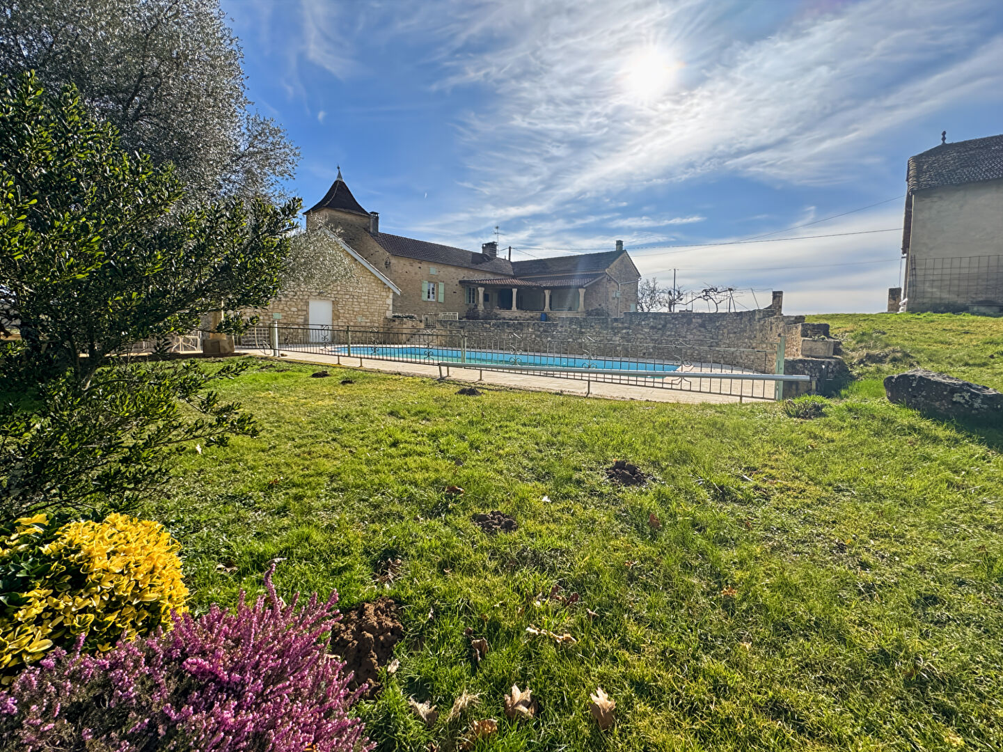 Maison CASSAGNES (46700) 6 pièces 230.00 m²