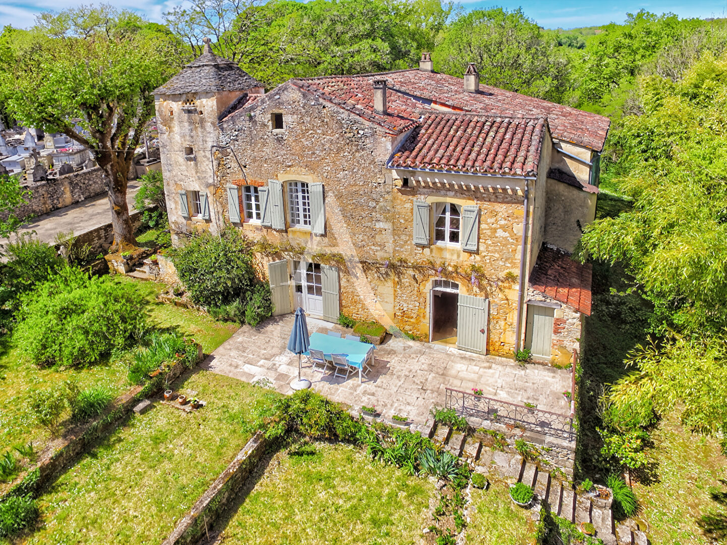 Maison Blanquefort sur briolance (47500) 10 pièces 260.00 m²