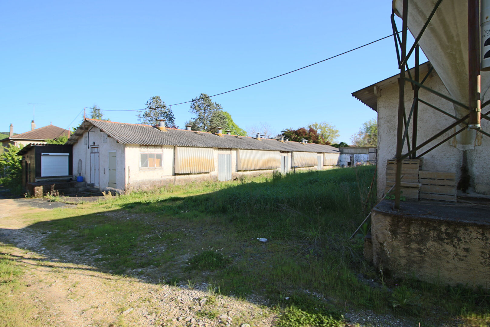 Entrep&ocirc;t / Local industriel PRAYSSAC (46220) 800.00 m&sup2;