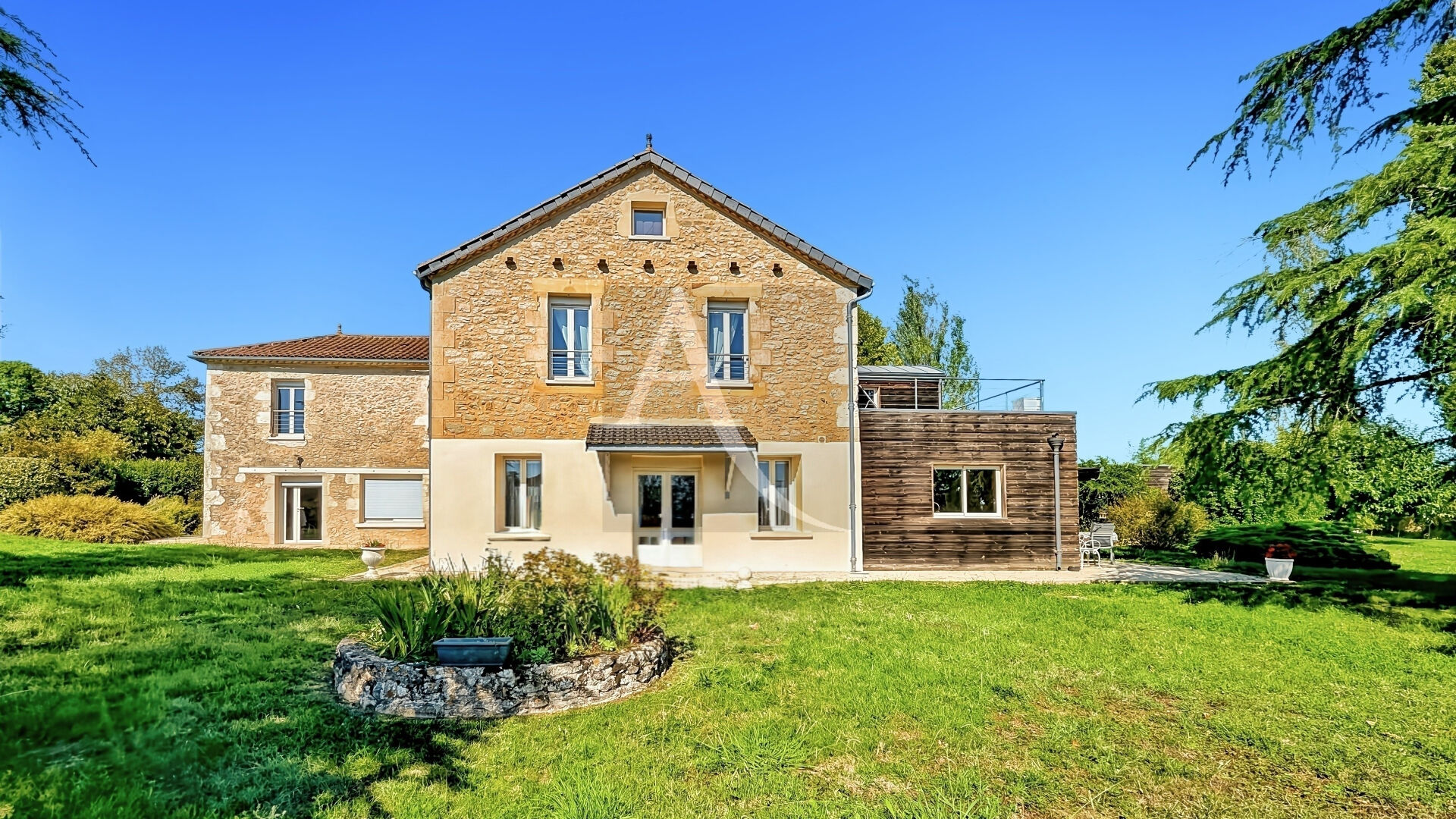 Maison MONFLANQUIN (47150) 11 pièces 330.00 m²