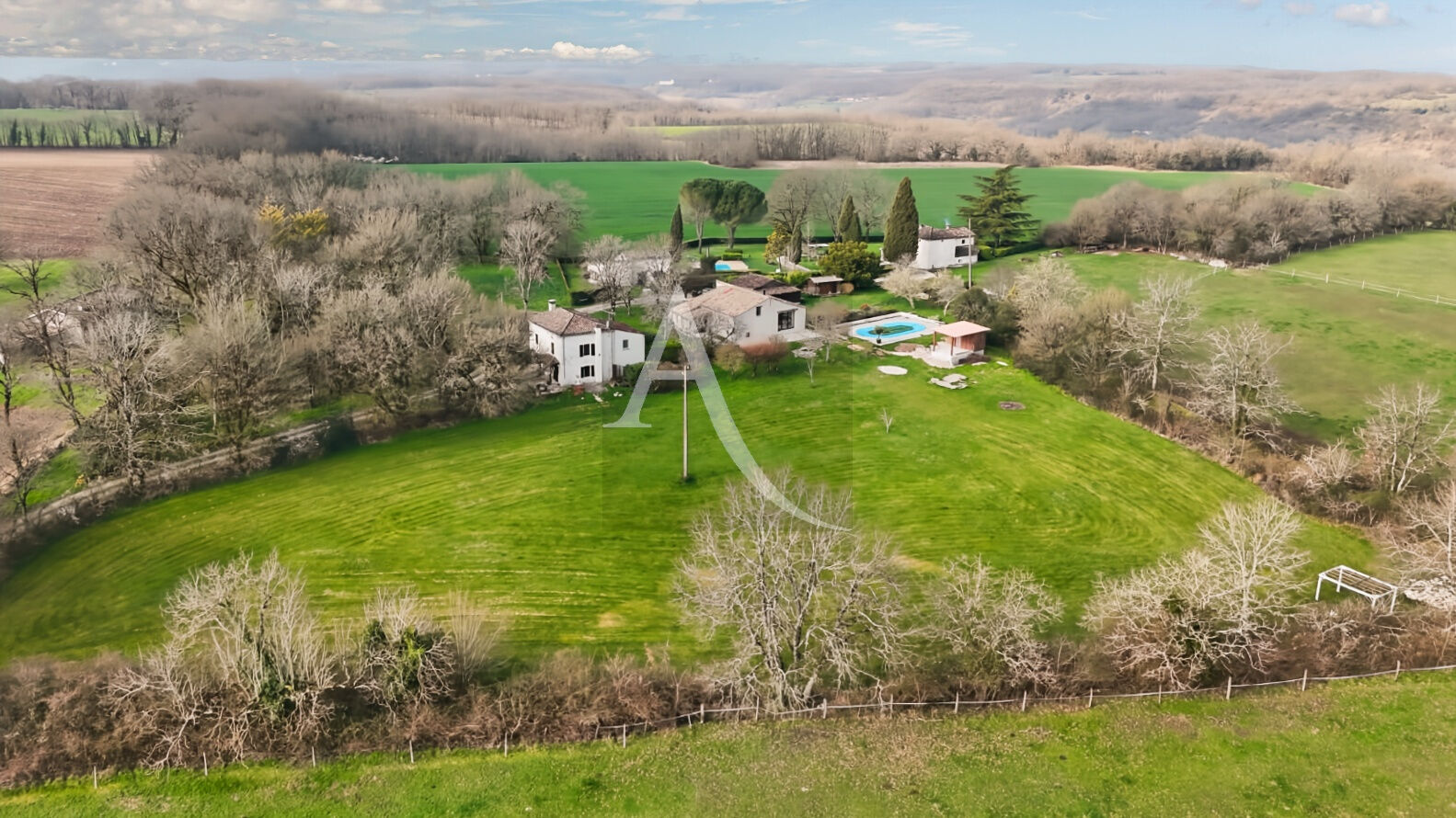 Maison MONTAIGU DE QUERCY (82150) 8 pi&egrave;ces 230.00 m&sup2;