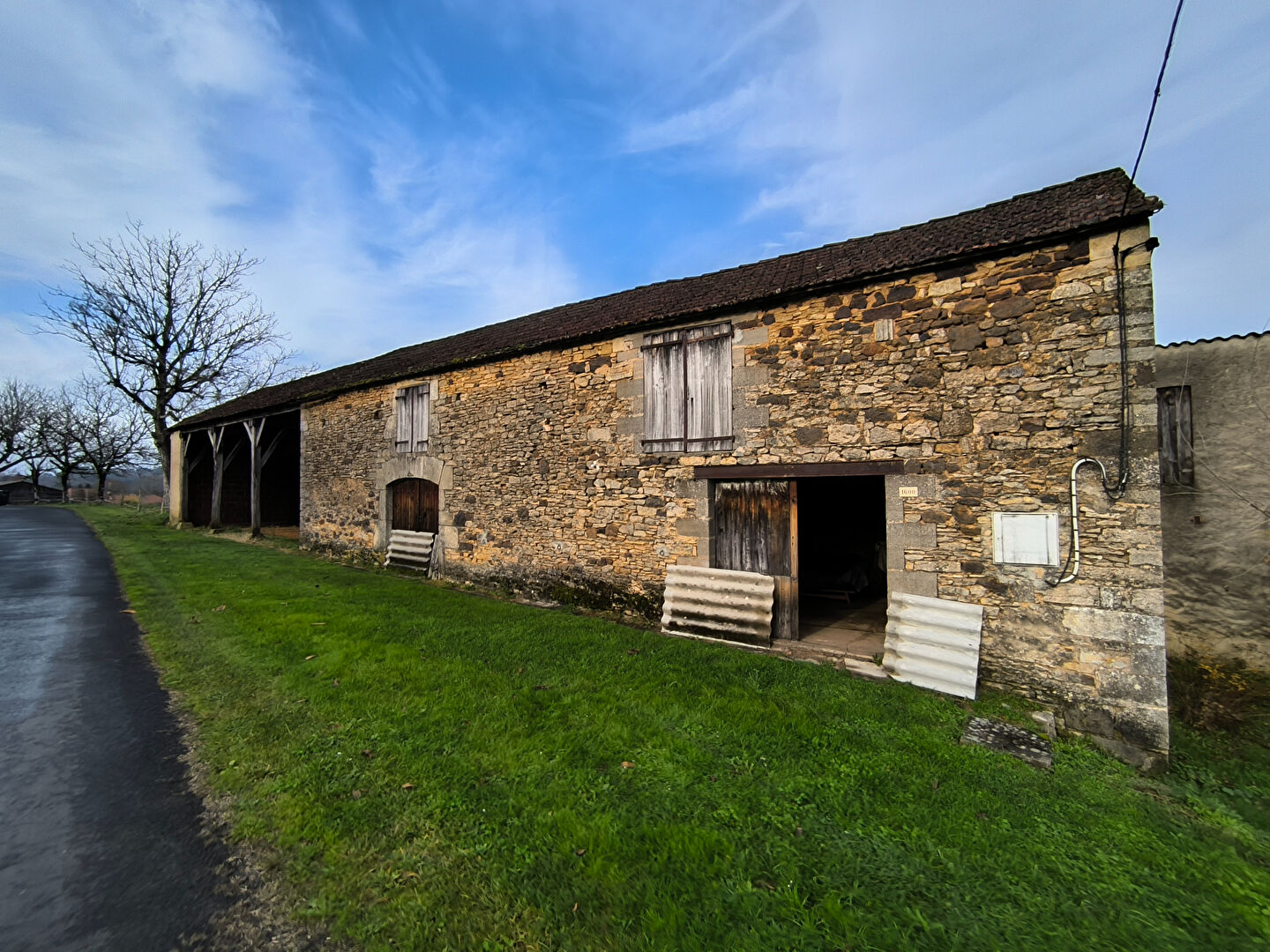 Grange SAINT CAPRAIS (46250) 1 pi&egrave;ce 666.00 m&sup2;