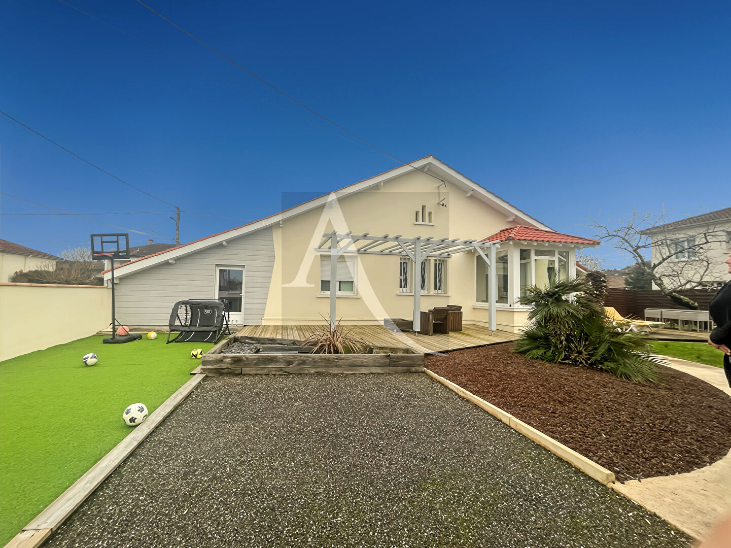 Maison PUJOLS (47300) 6 pi&egrave;ces 110.00 m&sup2;