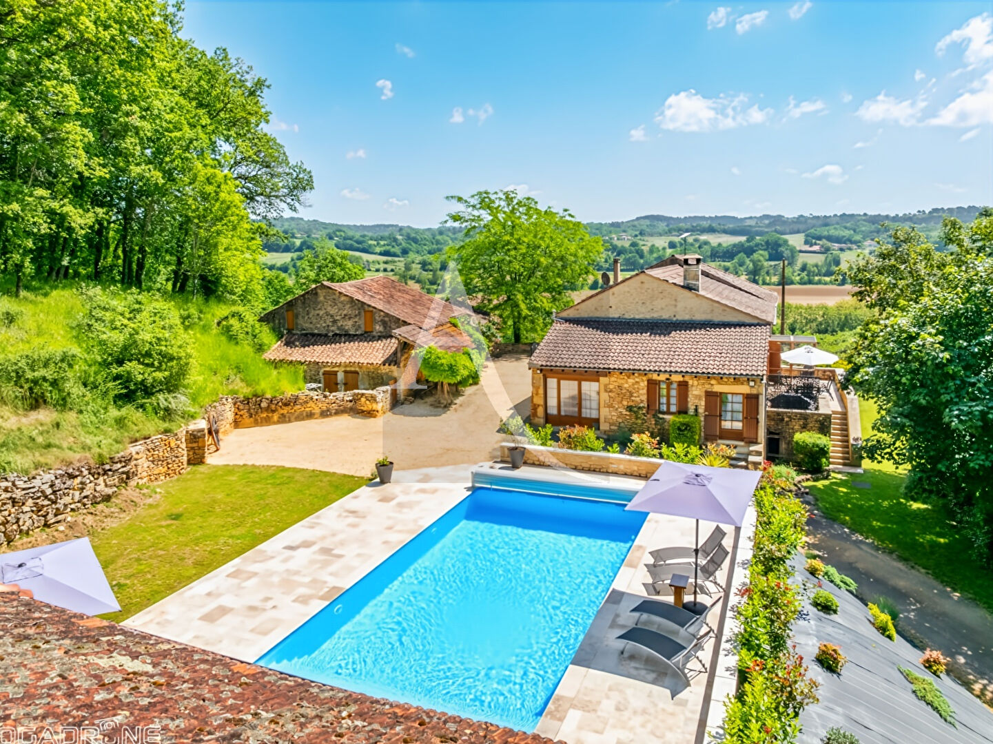 Maison 8 pièces 296 m² · à Cuzorn · 296 m² · 650 000 €