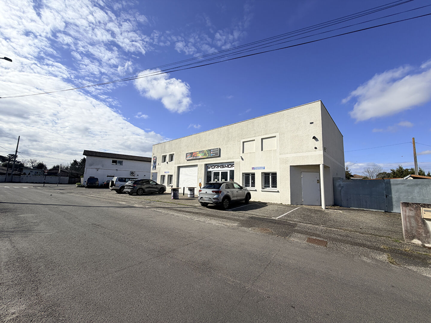 Local commercial EYSINES (33320) 200.00 m&sup2;