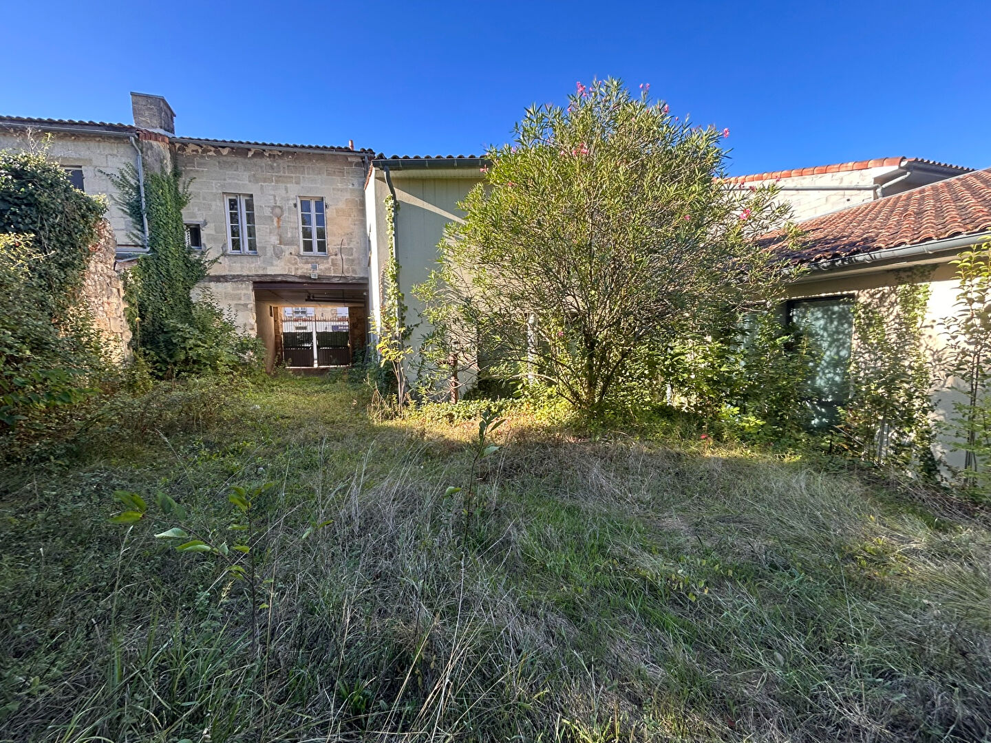 Maison BLANQUEFORT (33290) 2 pi&egrave;ces 196.00 m&sup2;