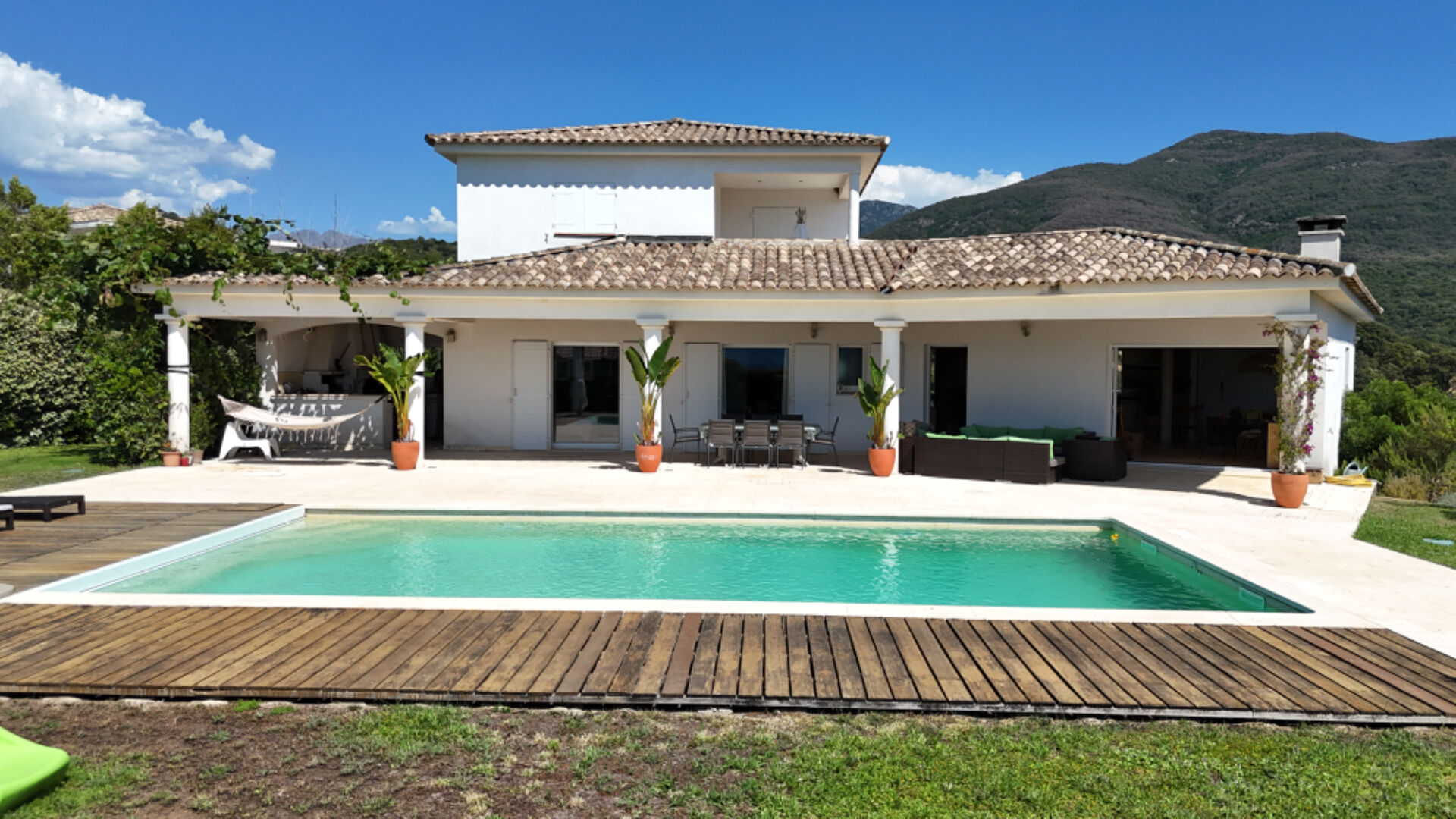 Villa ECCICA SUARELLA (20117) 7 pi&egrave;ces 192.00 m&sup2;