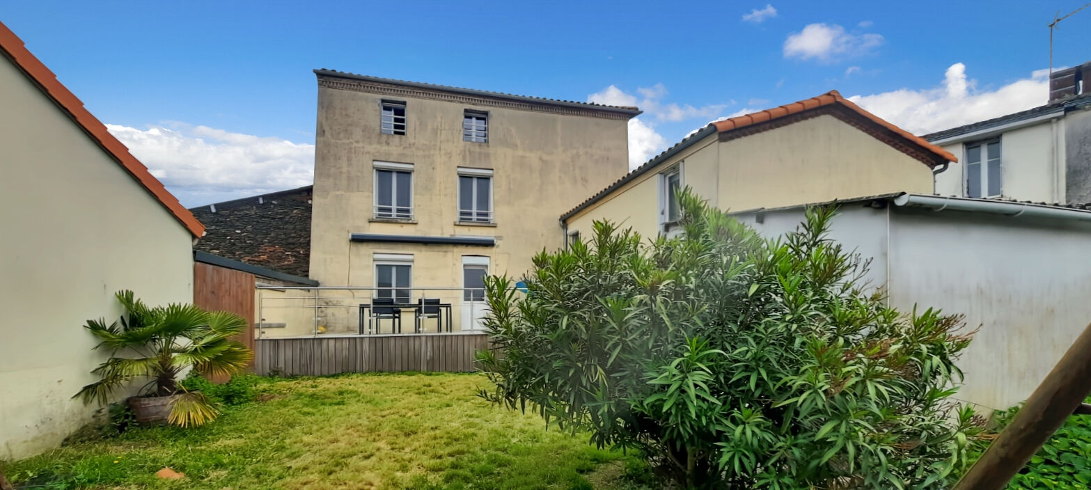 Maison LE FIEF SAUVIN (49600) 7 pièces 163.00 m²
