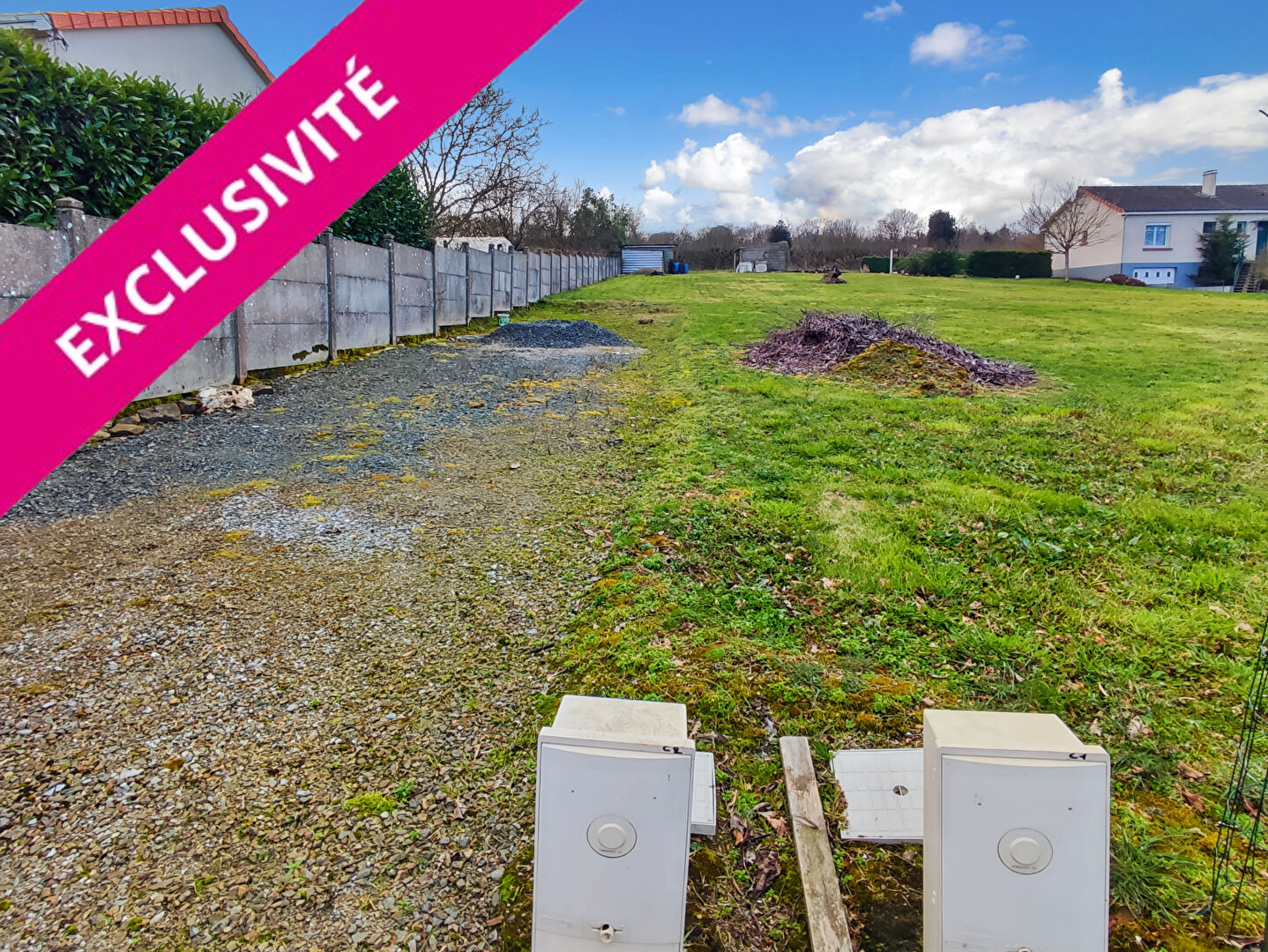 Terrain MONTREVAULT SUR EVRE (49110) 700.00 m²