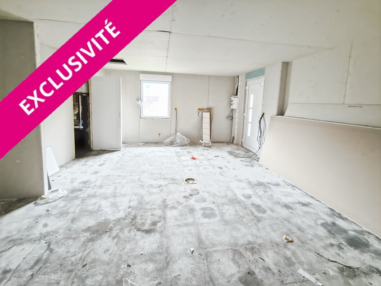 Immeuble BEAUPREAU EN MAUGES (49600) 10 pi&egrave;ces 140.00 m&sup2;