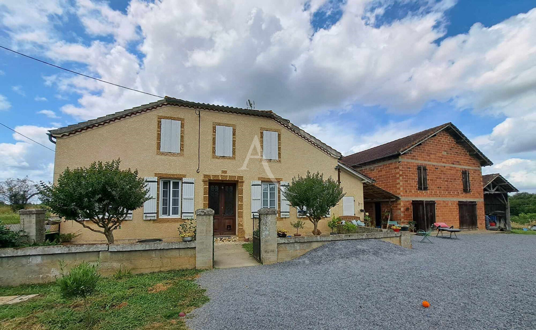 Maison Laujuzan (32110) 6 pièces 164.00 m²
