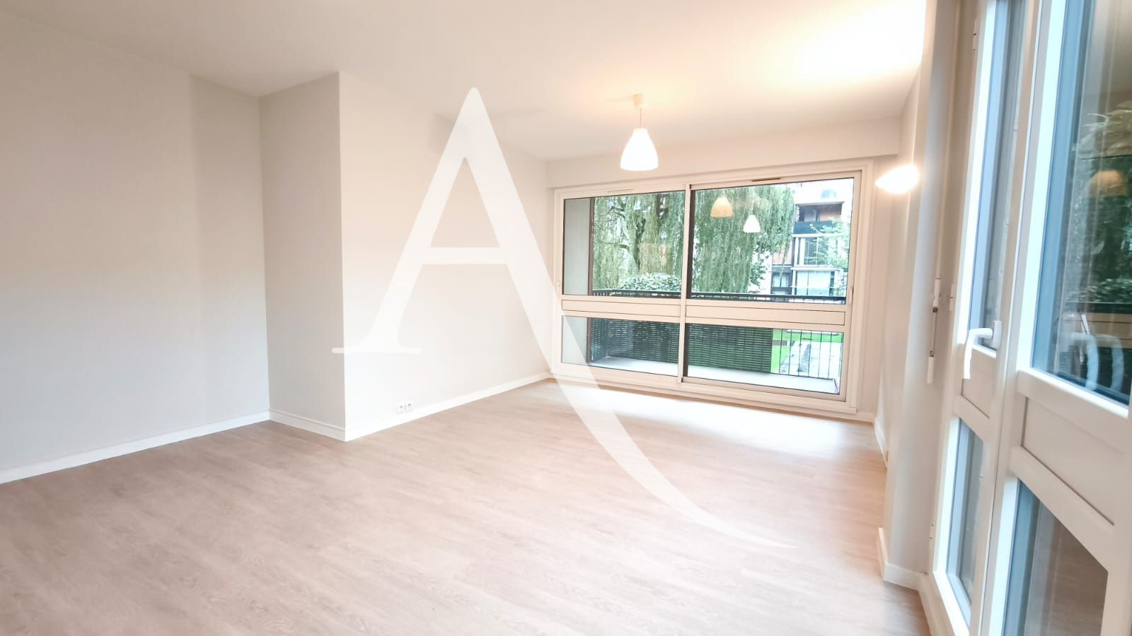 Appartement FONTENAY LE FLEURY (78330) 1 pièce 36.70 m²
