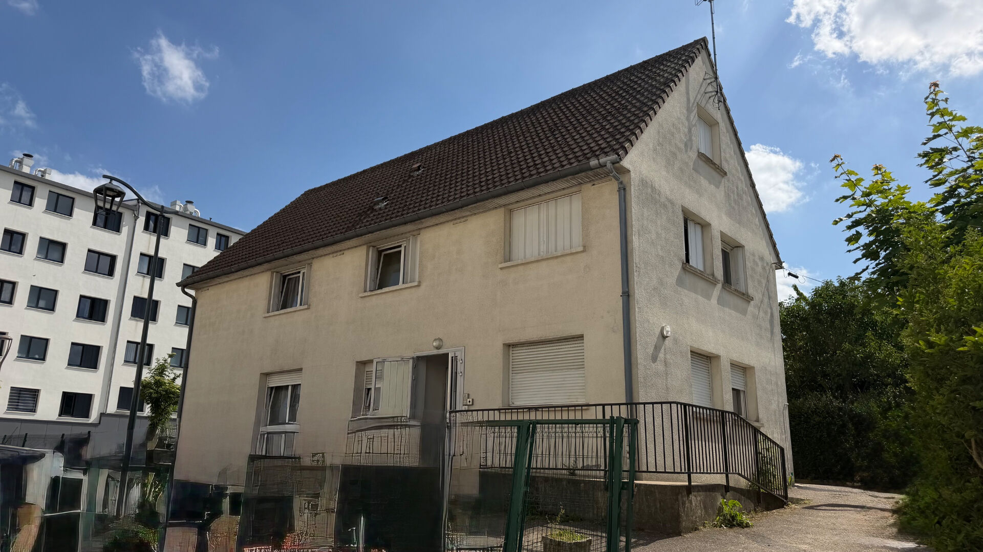 Saint-Cyr-l'École (78) 672 € / mois cc Appartement 1 pièce 20.00 m² Voir le bien