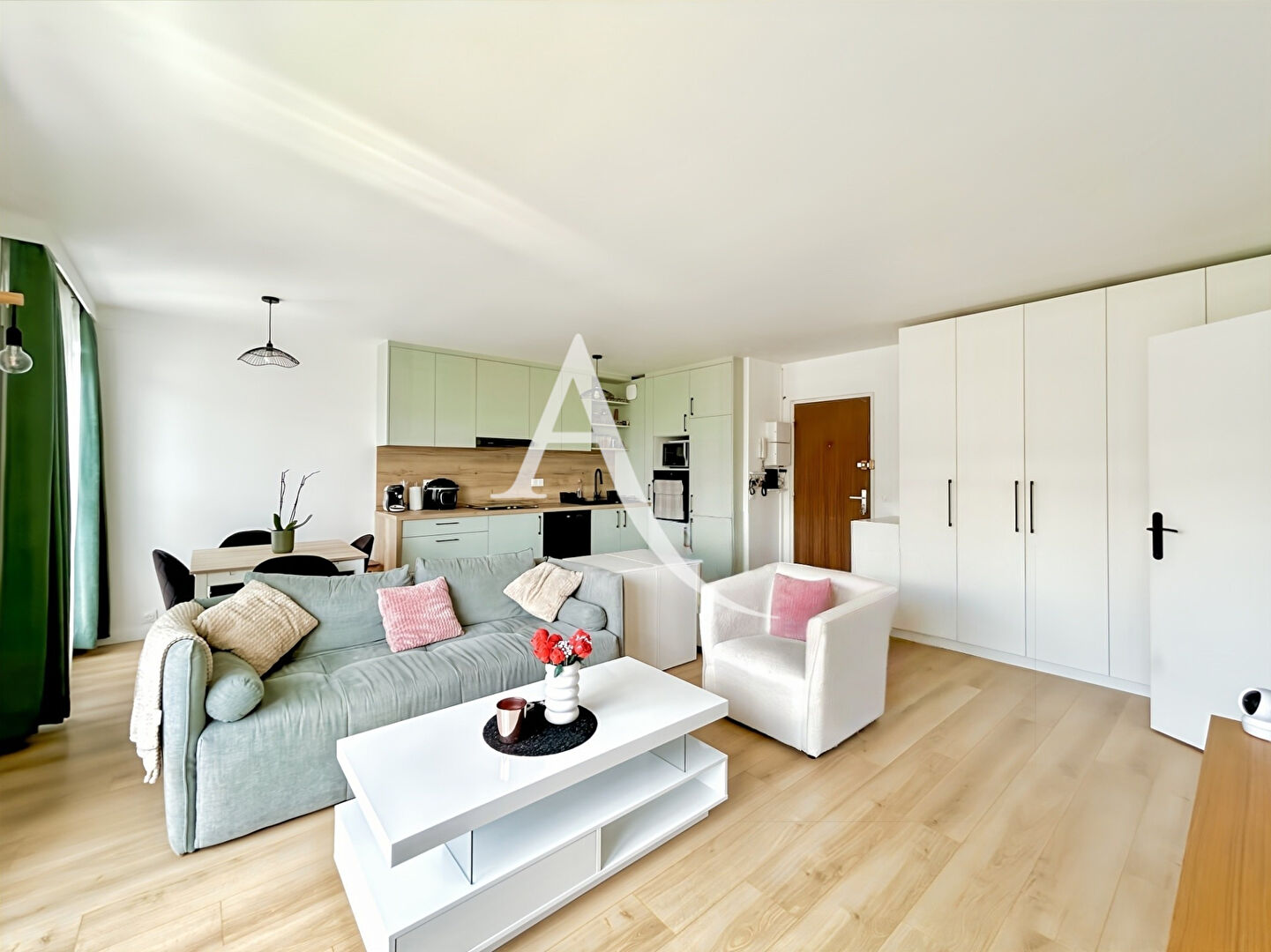 Appartement PLAISIR (78370) 2 pi&egrave;ces 47.00 m&sup2;