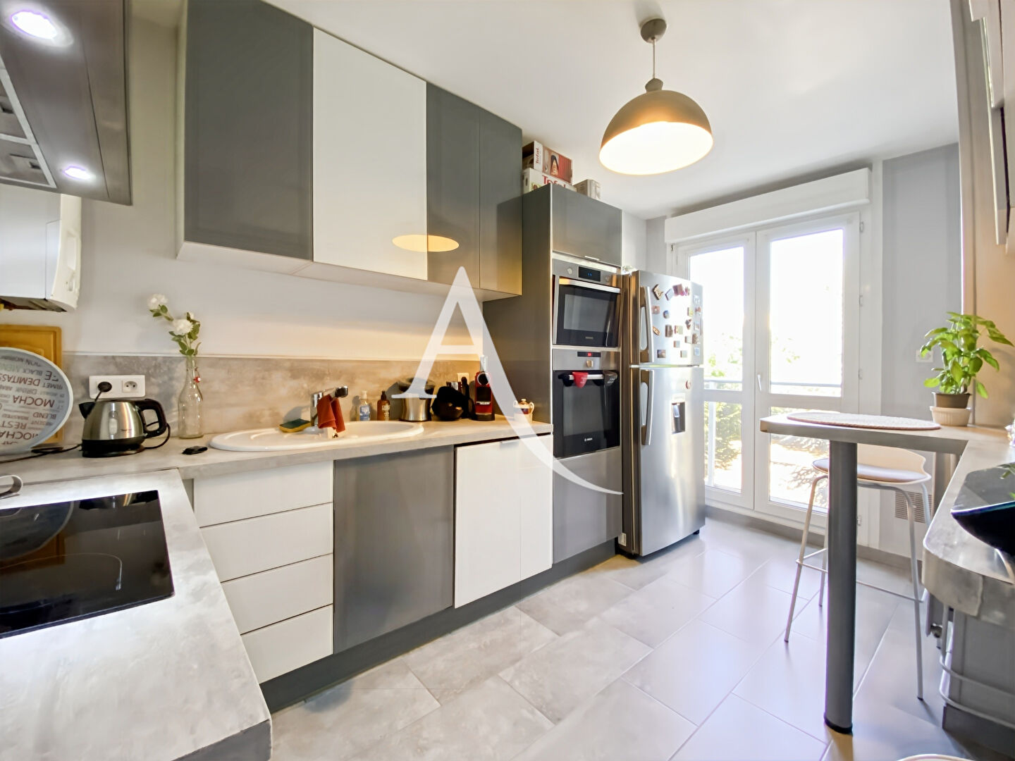 à 8 km de La Verrière Exclusif 226 000 € Appartement 4 pièces , 3 chambres 80.00 m² Voir le bien
