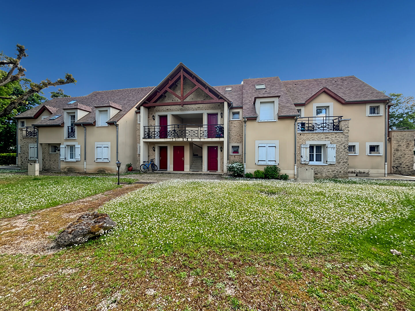 Appartement D HUISON LONGUEVILLE (91590) 3 pièces 65.36 m²