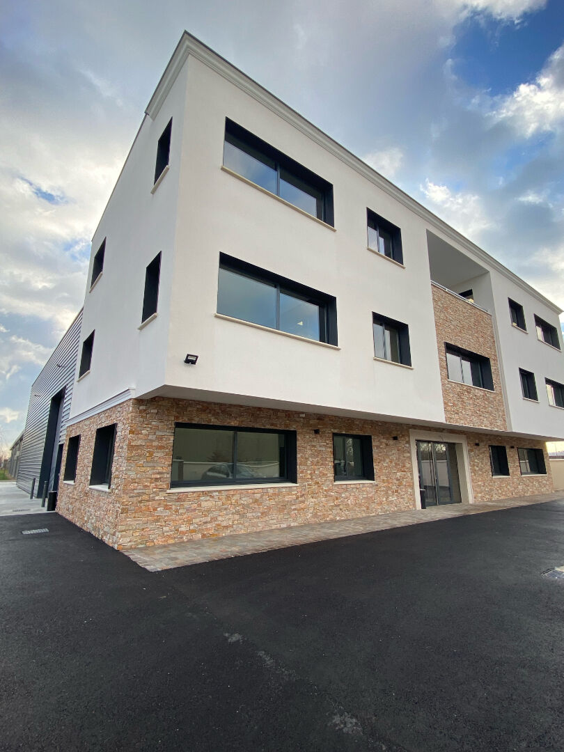Bureaux MENNECY (91540) 1 pièce 46.38 m²