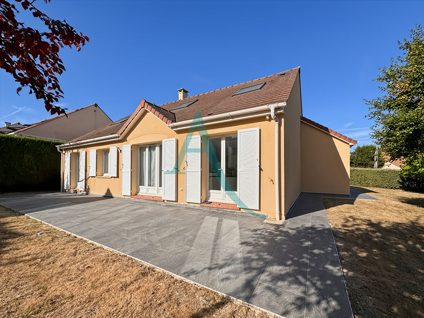 à 13 km de Vert-Saint-Denis Exclusif 399 900 € Maison 6 pièces , 4 chambres 155.00 m² Avec jardin Voir le bien