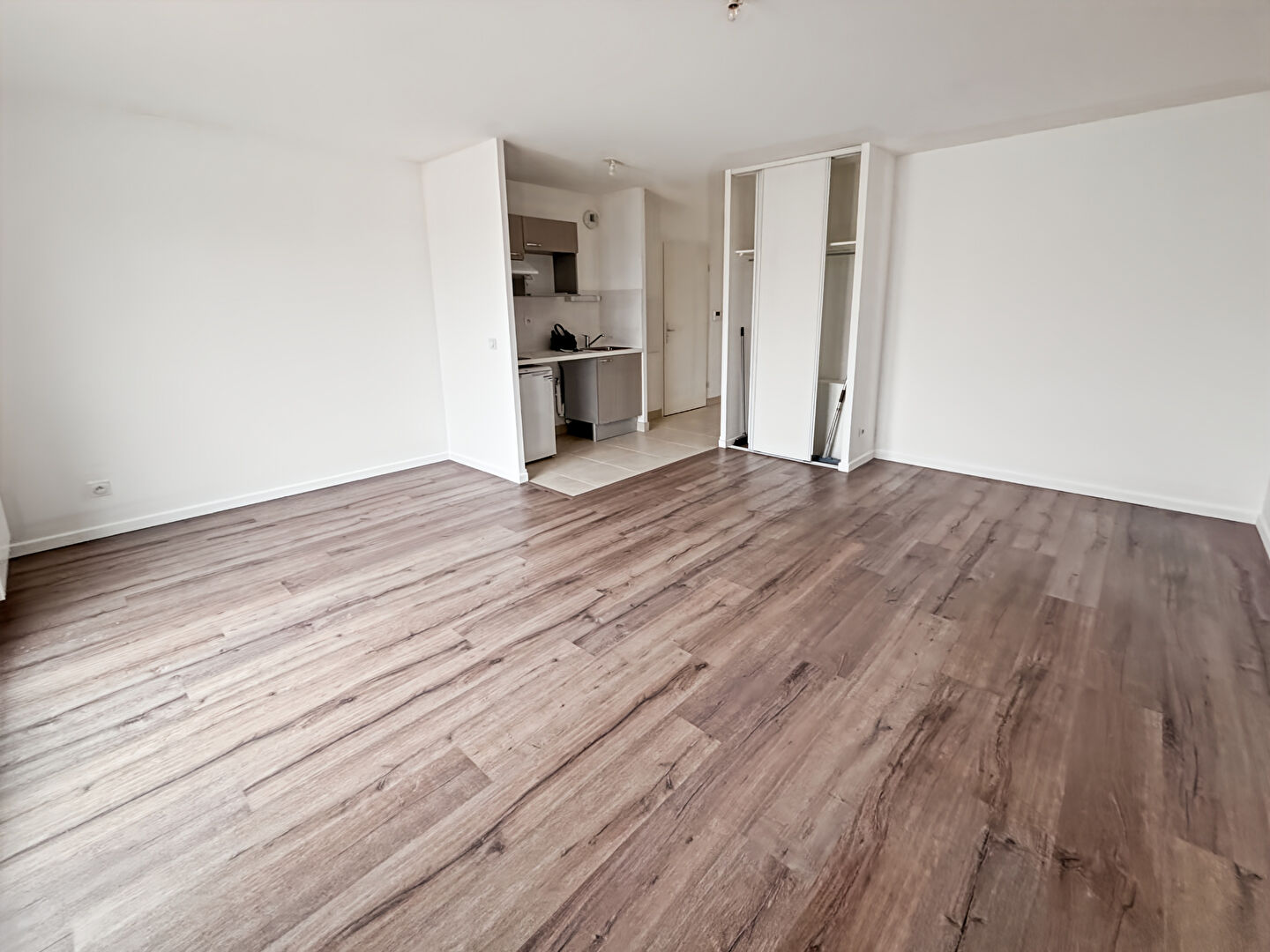 Appartement MENNECY (91540) 1 pi&egrave;ce 31.00 m&sup2;