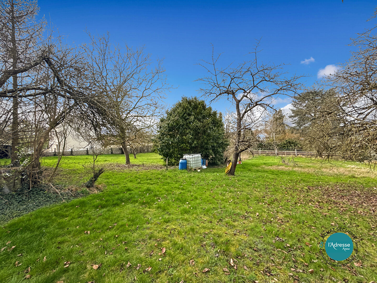 Terrain MENNECY (91540) 2000.00 m&sup2;