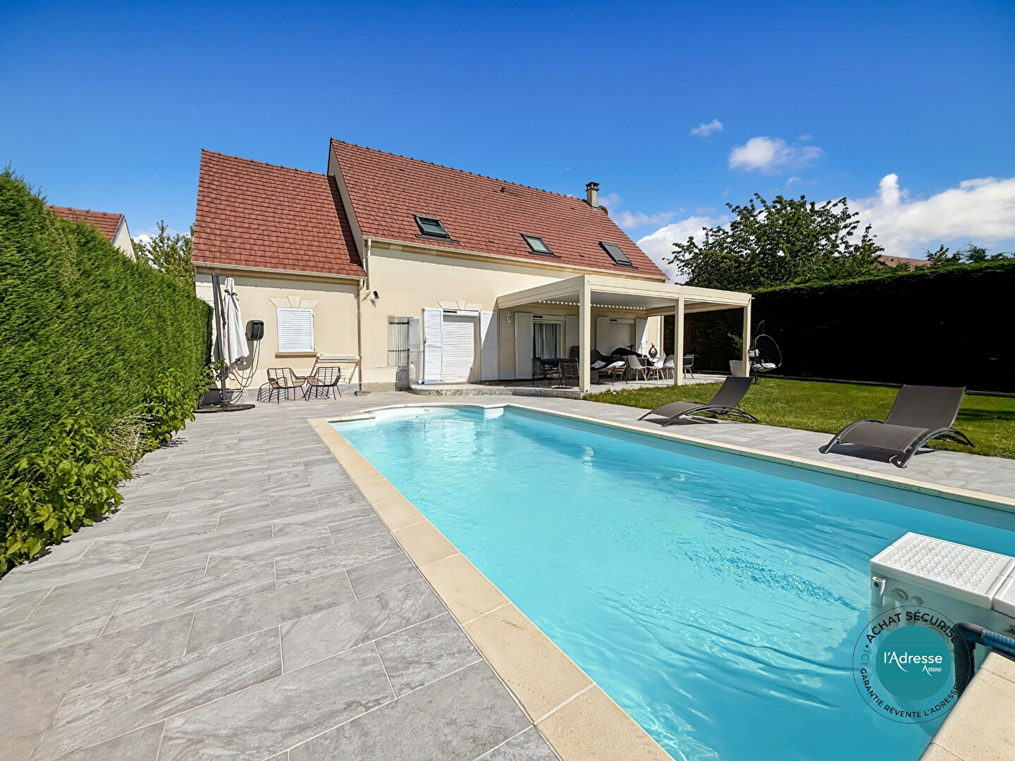 à 15 km de Dammarie-les-Lys Exclusif 630 000 € Maison 7 pièces , 4 chambres 171.00 m² Avec jardin, terrasse, garage/box Voir le bien