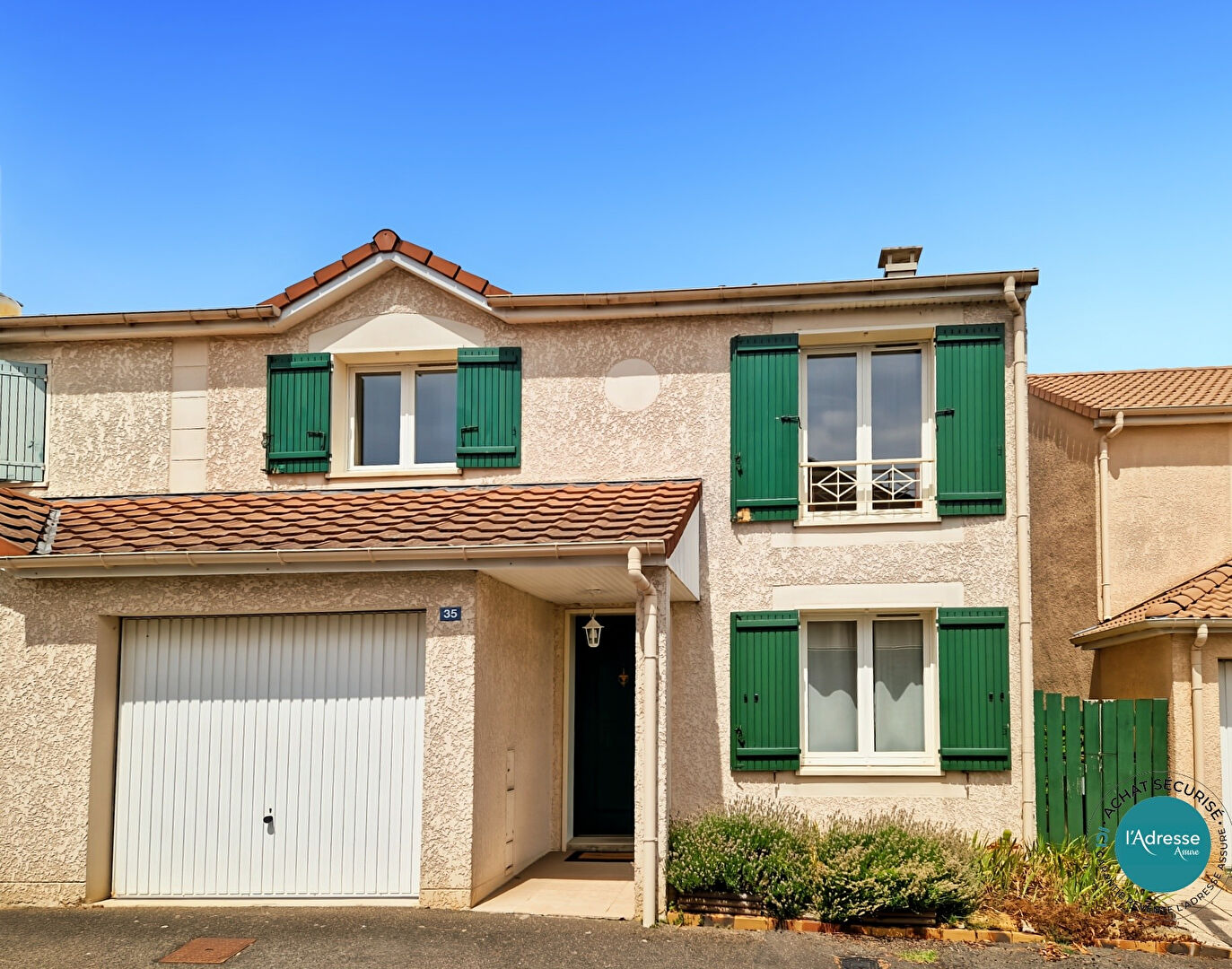à 9 km de Savigny-le-Temple Exclusif 277 000 € Maison 5 pièces , 3 chambres 88.00 m² Avec jardin Voir le bien