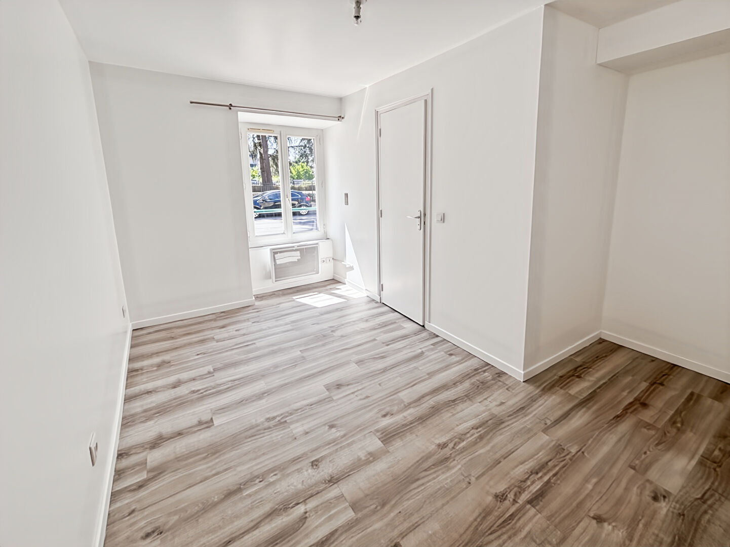 Appartement CORBEIL ESSONNES (91100) 2 pi&egrave;ces 20.99 m&sup2;