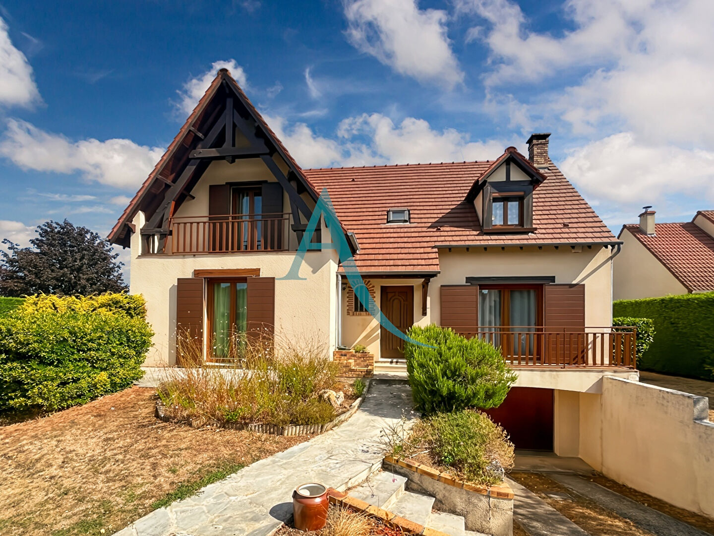 à 5 km de Corbeil-Essonnes 429 000 € Maison 6 pièces , 4 chambres 139.00 m² Avec jardin, terrasse, garage/box Voir le bien
