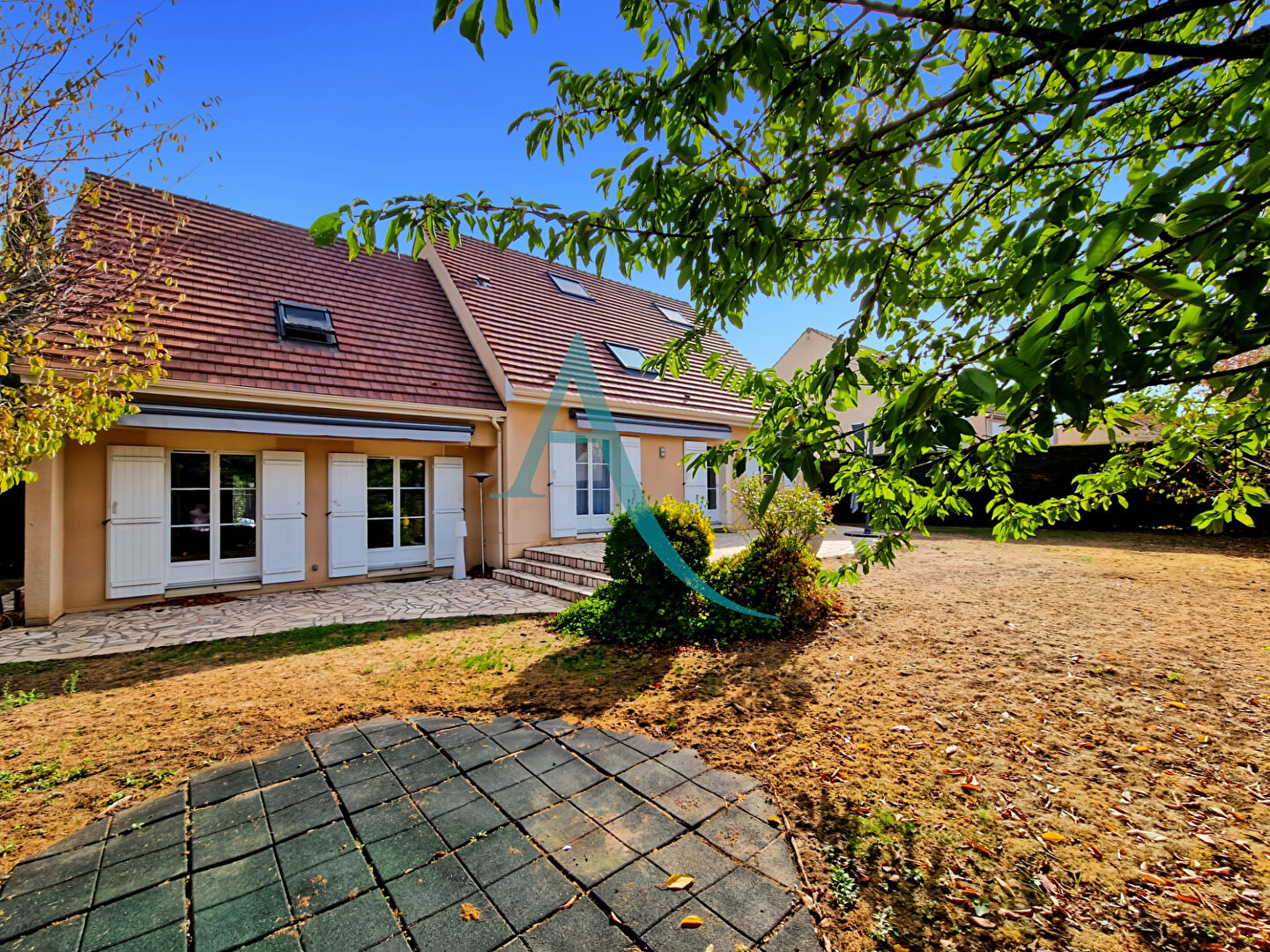 Mennecy (91) 549 000 € Maison 9 pièces , 6 chambres 226.00 m²