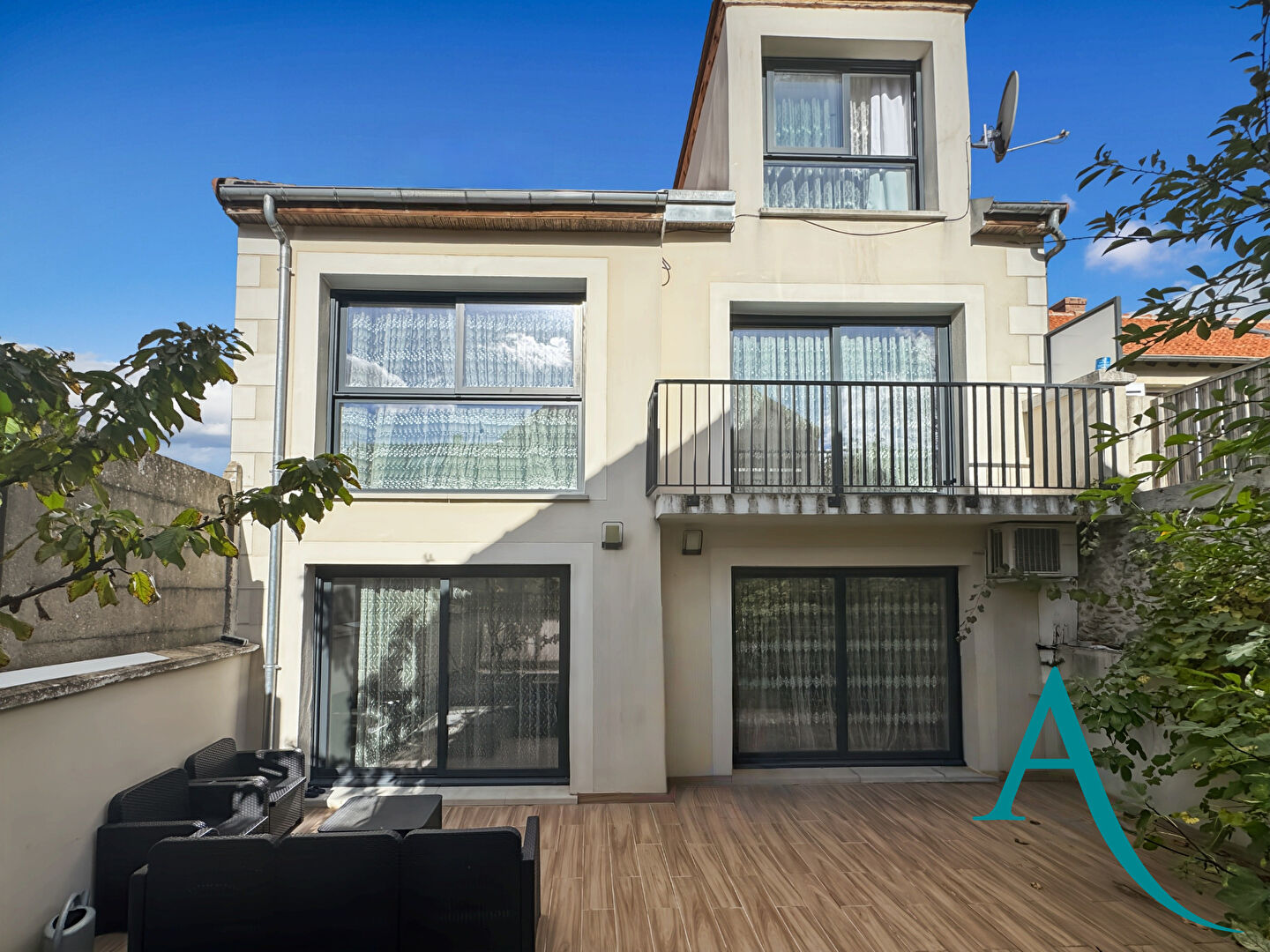 Ballancourt-sur-Essonne (91) Exclusif 449 000 € Maison 7 pièces , 5 chambres 190.00 m² Avec jardin, terrasse