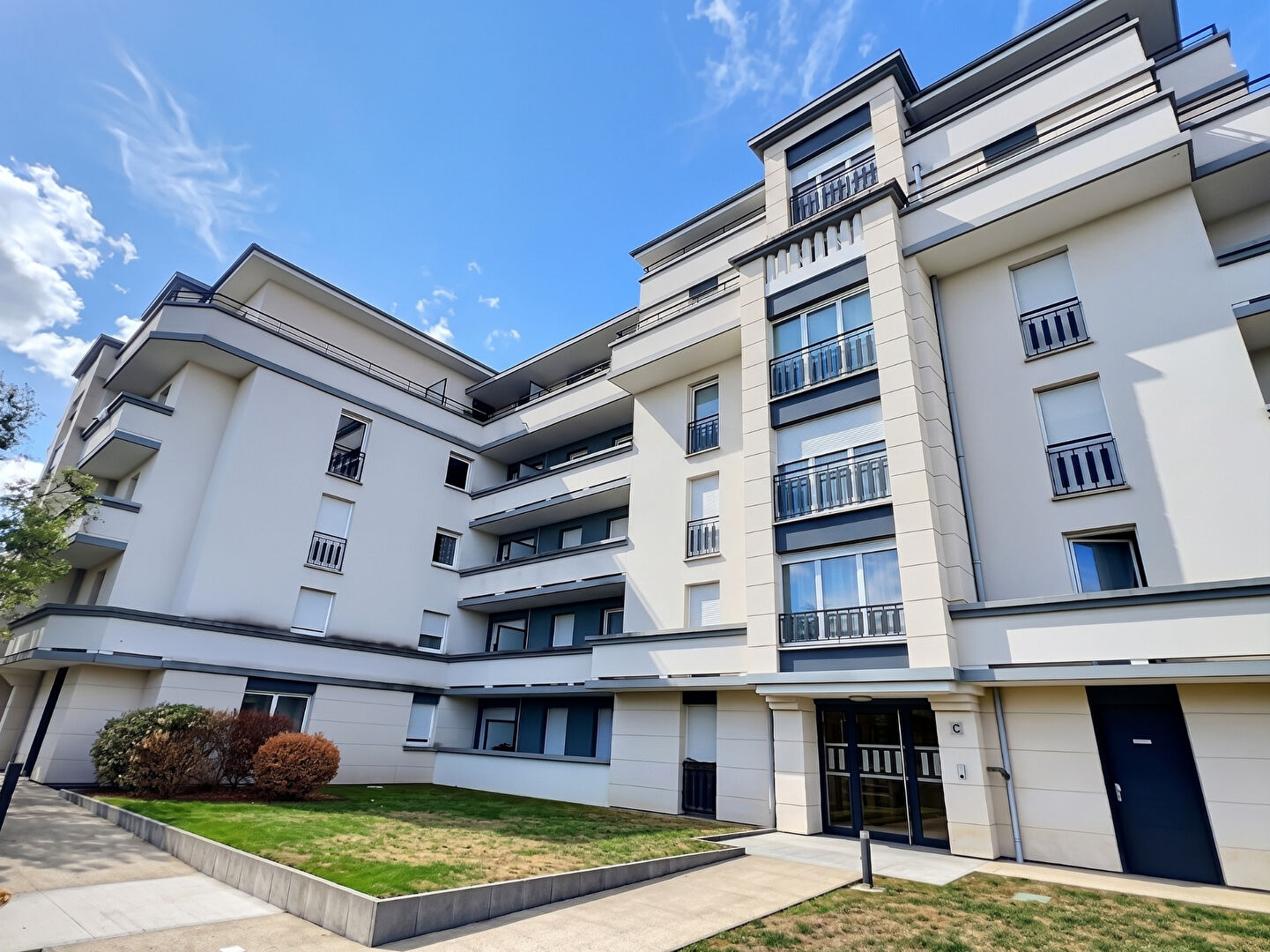 Thiais (94) Exclusif 159 000 € Appartement 1 pièce 28.40 m²