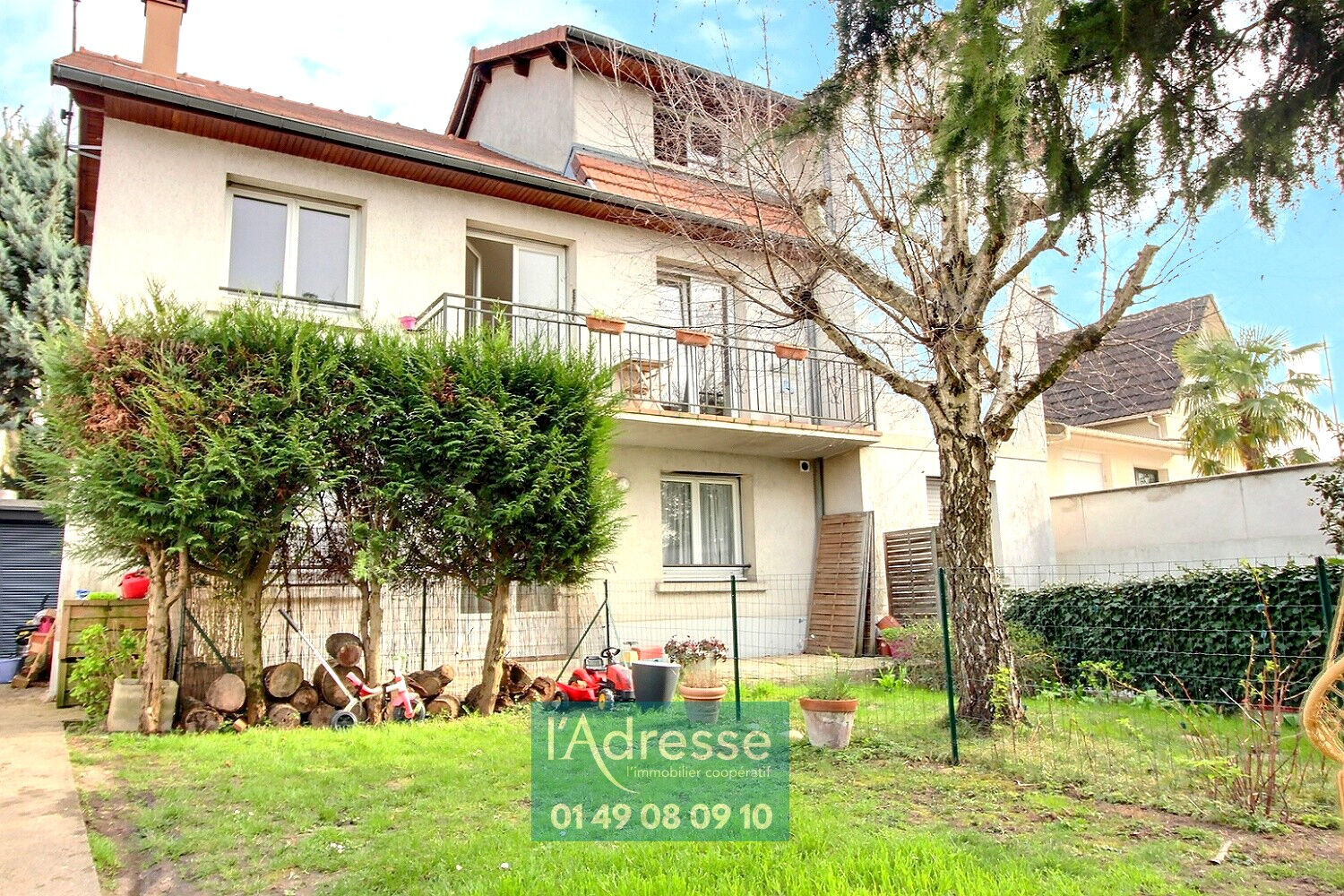 à 4 km de Fontenay-aux-Roses Exclusif 499 000 € Maison 5 pièces , 4 chambres 115.74 m² Avec jardin Voir le bien