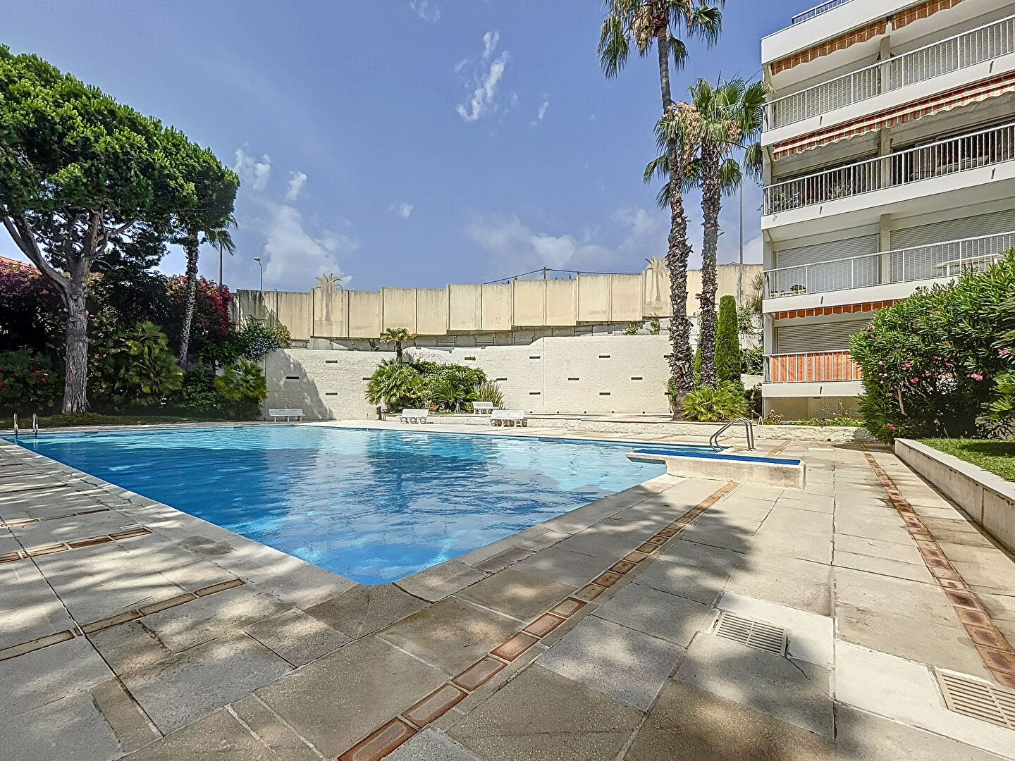 Appartement VALLAURIS (06220) 1 pièce 30.58 m²