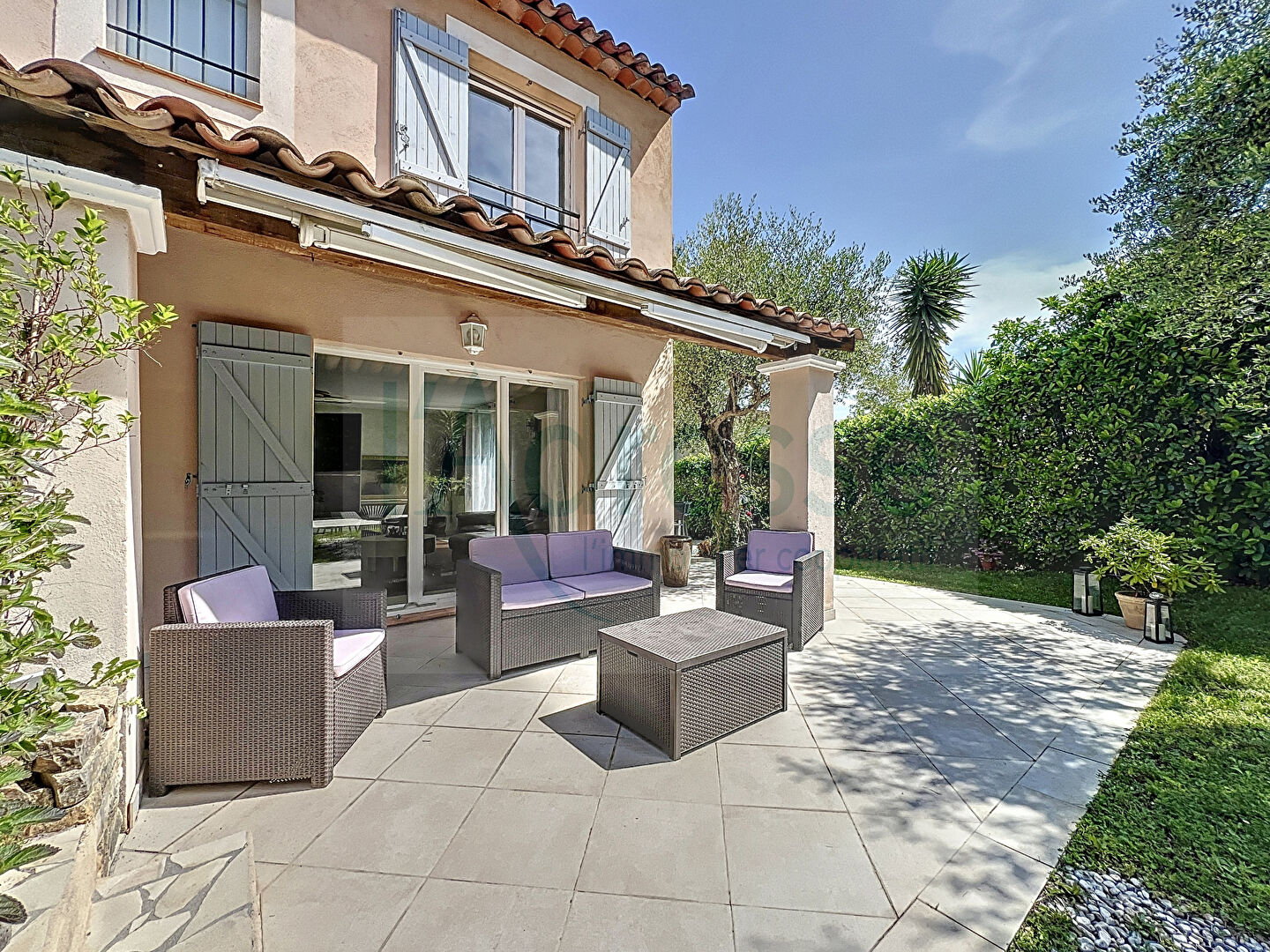 Maison VALBONNE (06560) 5 pièces 99.00 m²