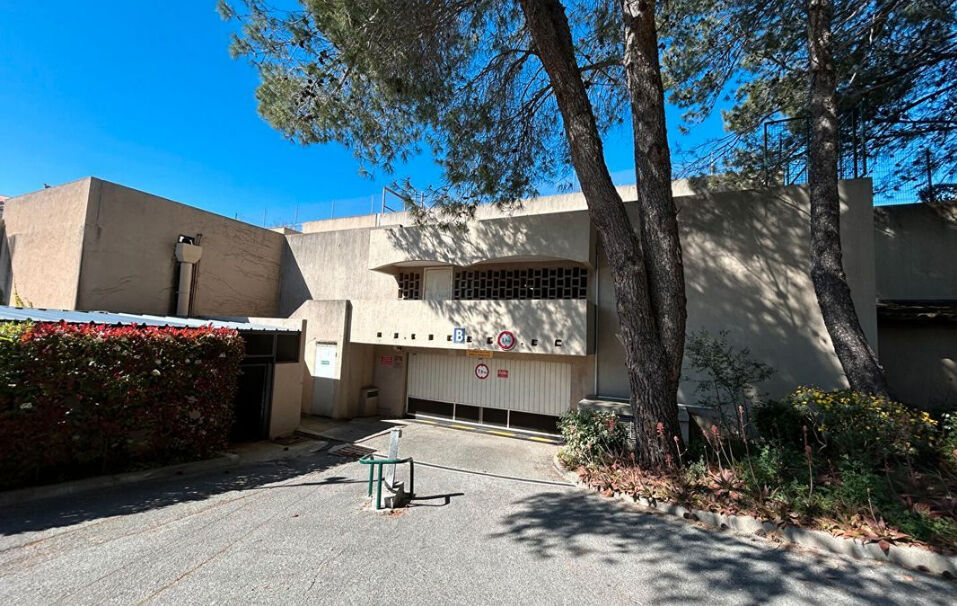 Parking / box FREJUS (83600) 13.00 m&sup2;