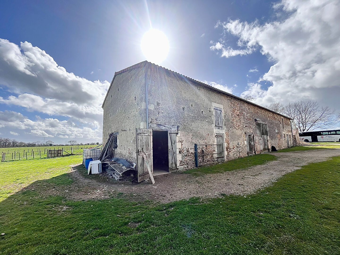 Maison CIVAUX (86320) 6 pièces 150.00 m²