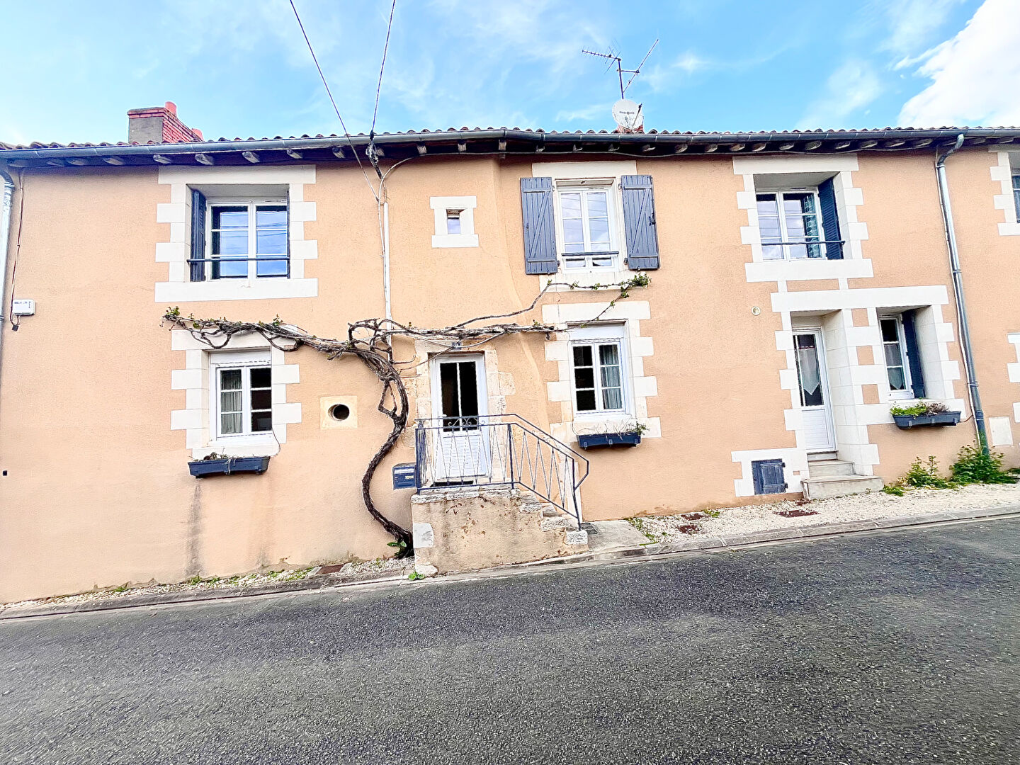 Maison MONTMORILLON (86500) 5 pièces 151.00 m²