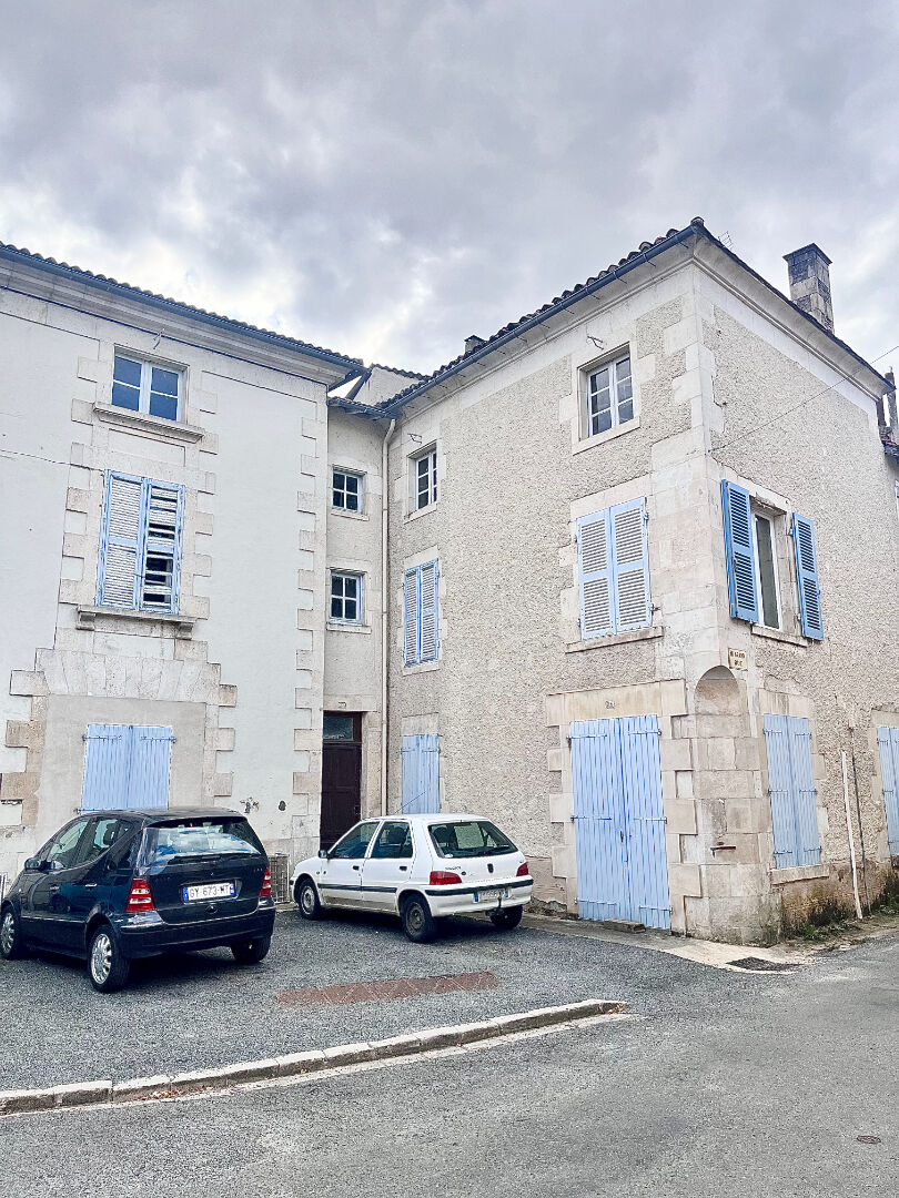 Maison SAINT SAVIN (86310) 11 pièces 266.00 m²