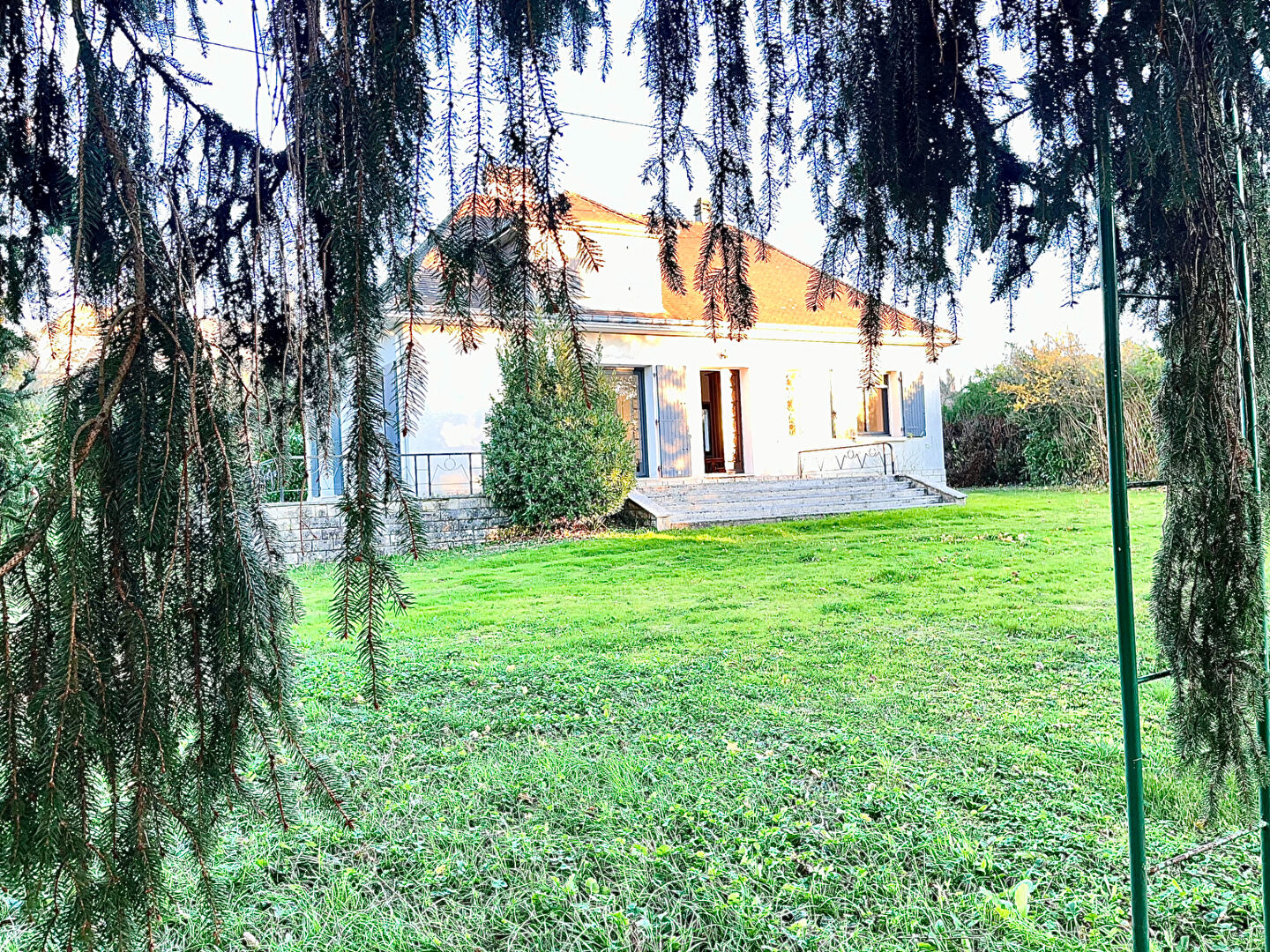 Maison MONTMORILLON (86500) 5 pièces 145.00 m²