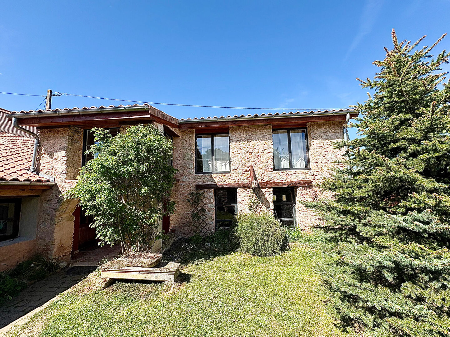 Maison LA PUYE (86260) 6 pièces 211.00 m²