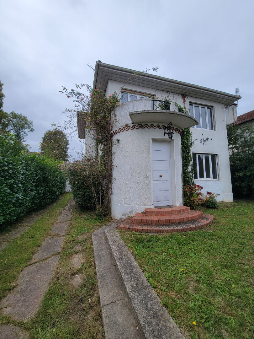 Maison PAU (64000) 6 pi&egrave;ces 136.00 m&sup2;