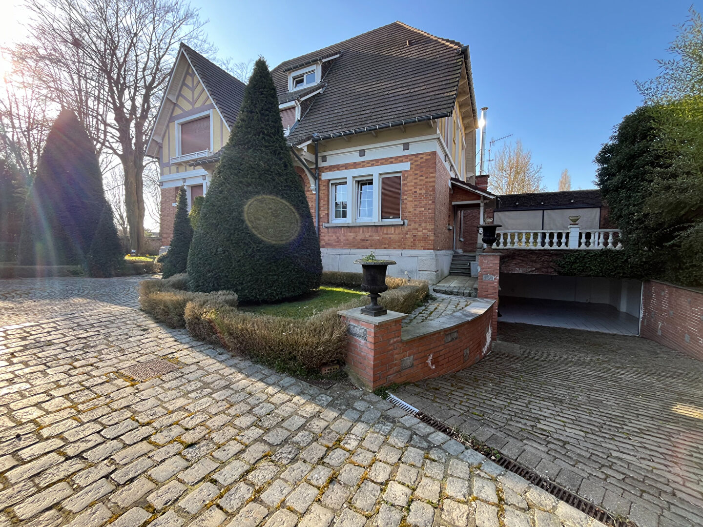 Maison SECLIN (59113) 10 pièces 275.00 m²